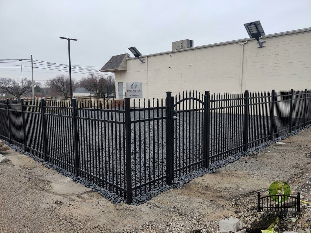 Aluminum fence installation